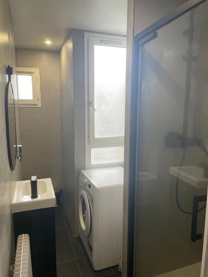 Beautiful And Large Montparnasse Appartement